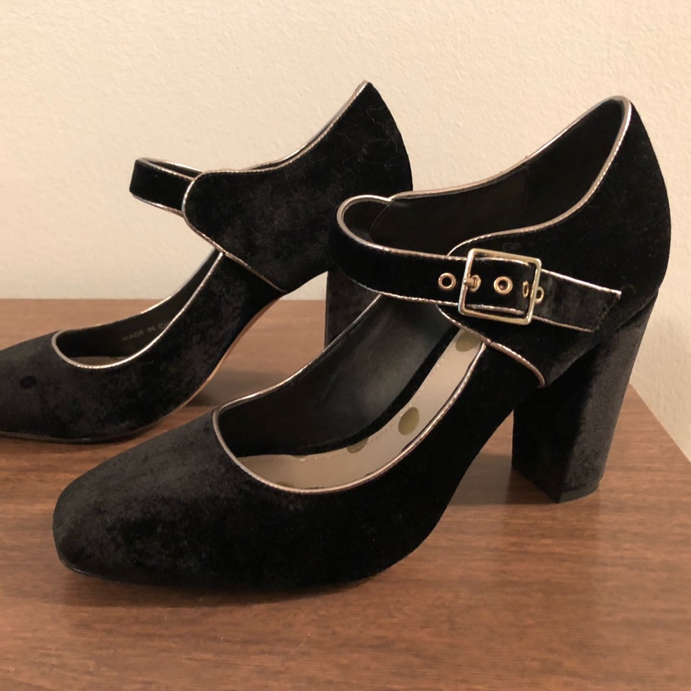 Boden Velvet Mary Jane heels